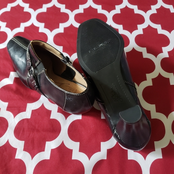 Booties - Picture 4 of 8